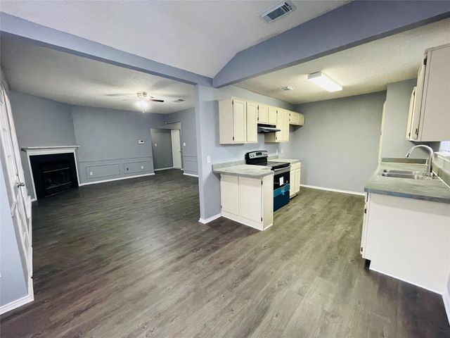 5501 White Dove Drive, Arlington, TX 76017
