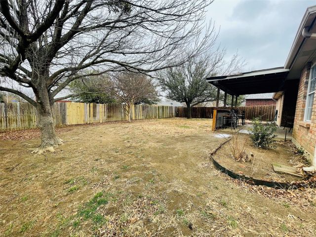5501 White Dove Drive, Arlington, TX 76017