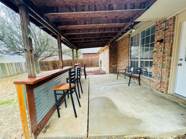 5501 White Dove Drive, Arlington, TX 76017