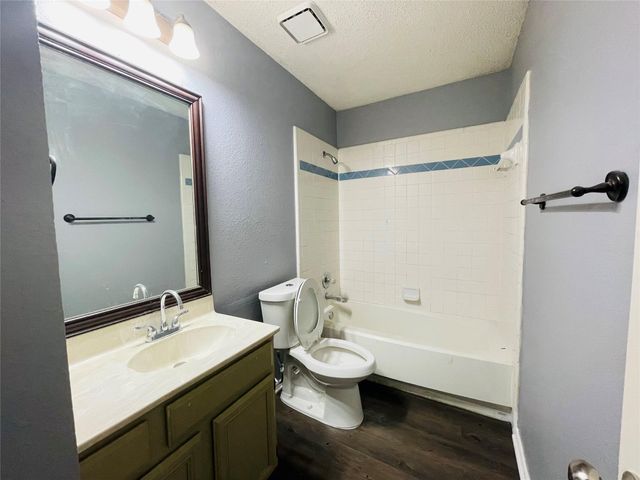 5501 White Dove Drive, Arlington, TX 76017