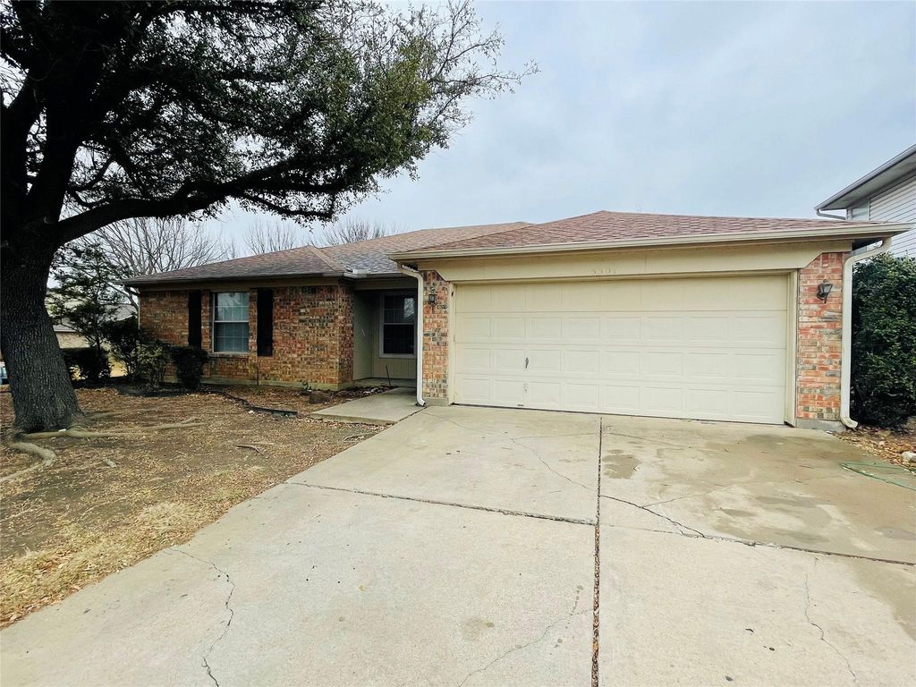 5501 White Dove Drive, Arlington, TX 76017
