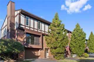 238 Woodbridge Dr, Ross Twp, PA 15237