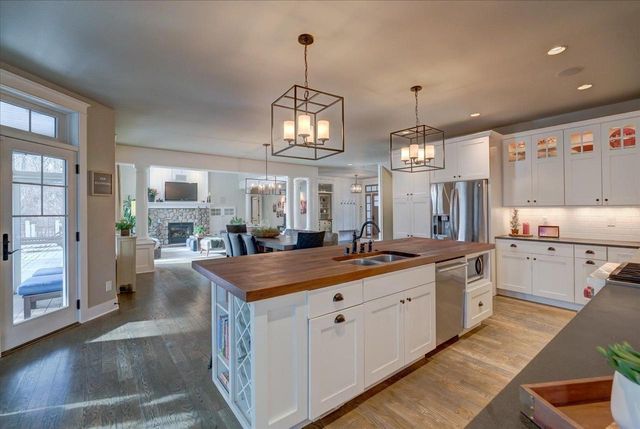 4857 Autumn Leaf Court, Waunakee, WI 53597