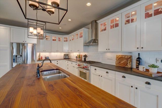 4857 Autumn Leaf Court, Waunakee, WI 53597