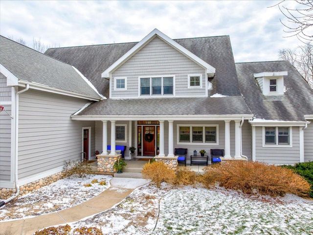 4857 Autumn Leaf Court, Waunakee, WI 53597