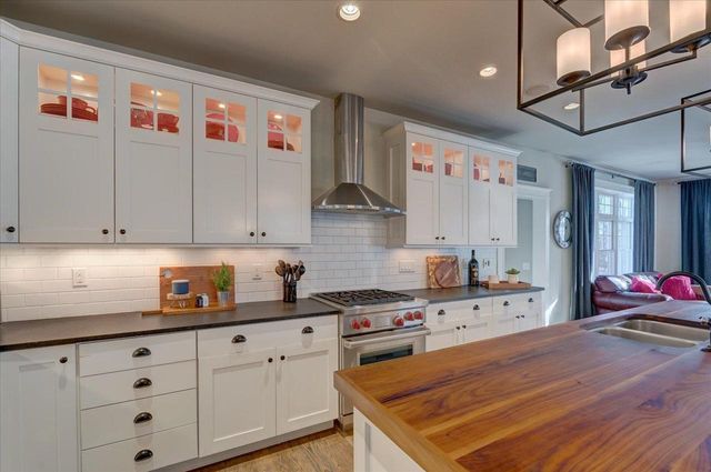 4857 Autumn Leaf Court, Waunakee, WI 53597