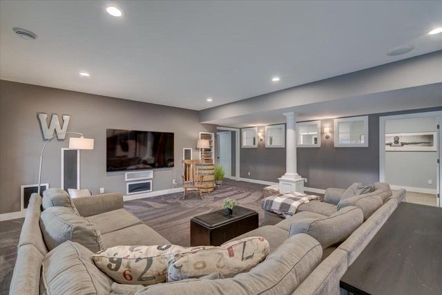 4857 Autumn Leaf Court, Waunakee, WI 53597