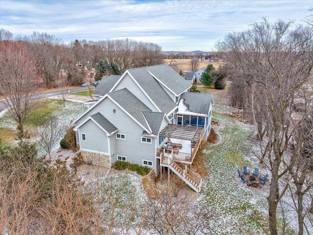 4857 Autumn Leaf Court, Waunakee, WI 53597