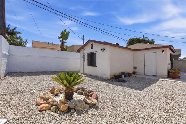 10646 S Wilton Place, Los Angeles, CA 90047
