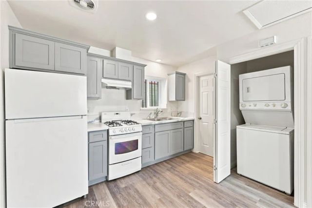 10646 S Wilton Place, Los Angeles, CA 90047