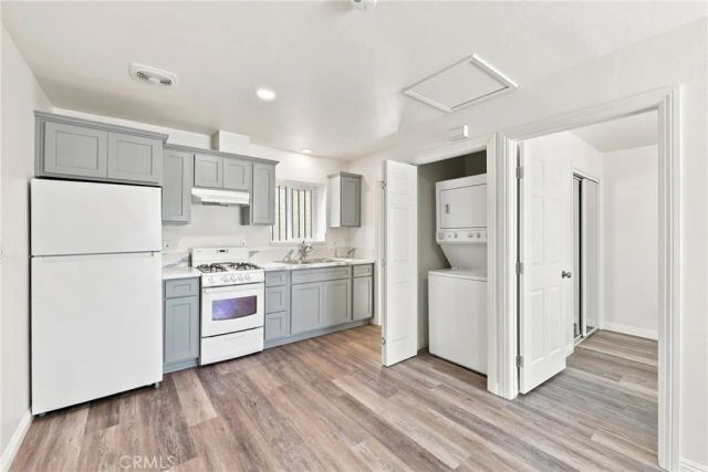 10646 S Wilton Place, Los Angeles, CA 90047