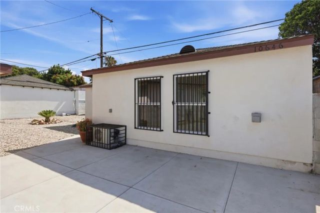 10646 S Wilton Place, Los Angeles, CA 90047