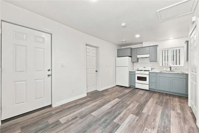 10646 S Wilton Place, Los Angeles, CA 90047