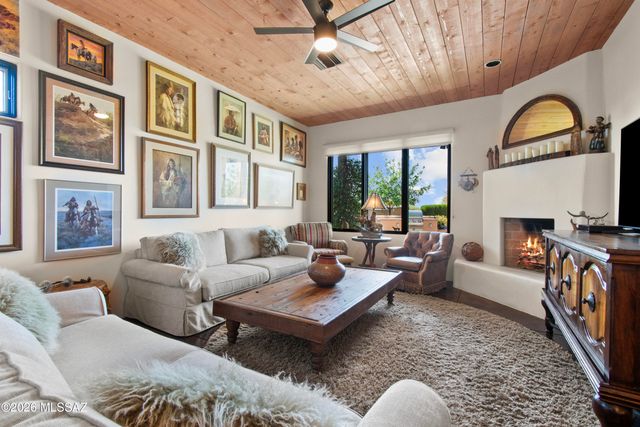 11651 N Adobe Village Place, Marana, AZ 85658