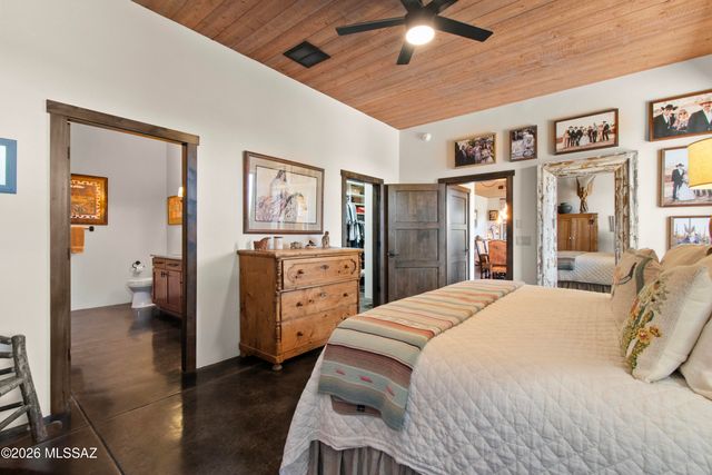 11651 N Adobe Village Place, Marana, AZ 85658
