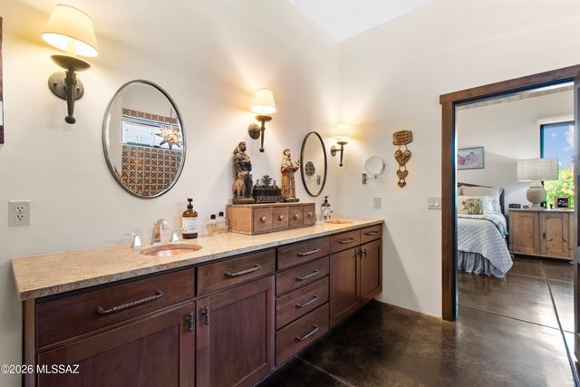11651 N Adobe Village Place, Marana, AZ 85658