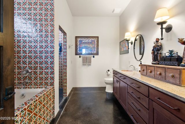 11651 N Adobe Village Place, Marana, AZ 85658