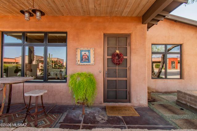 11651 N Adobe Village Place, Marana, AZ 85658