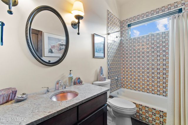 11651 N Adobe Village Place, Marana, AZ 85658
