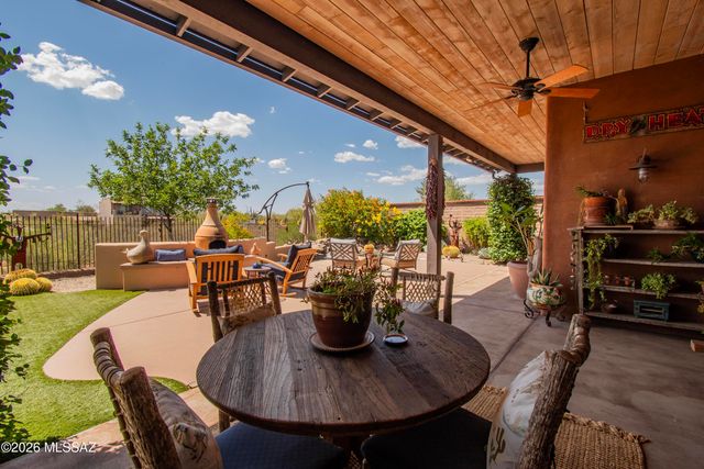11651 N Adobe Village Place, Marana, AZ 85658