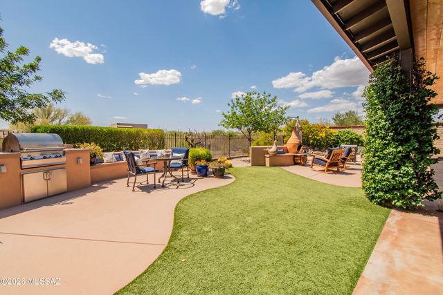 11651 N Adobe Village Place, Marana, AZ 85658