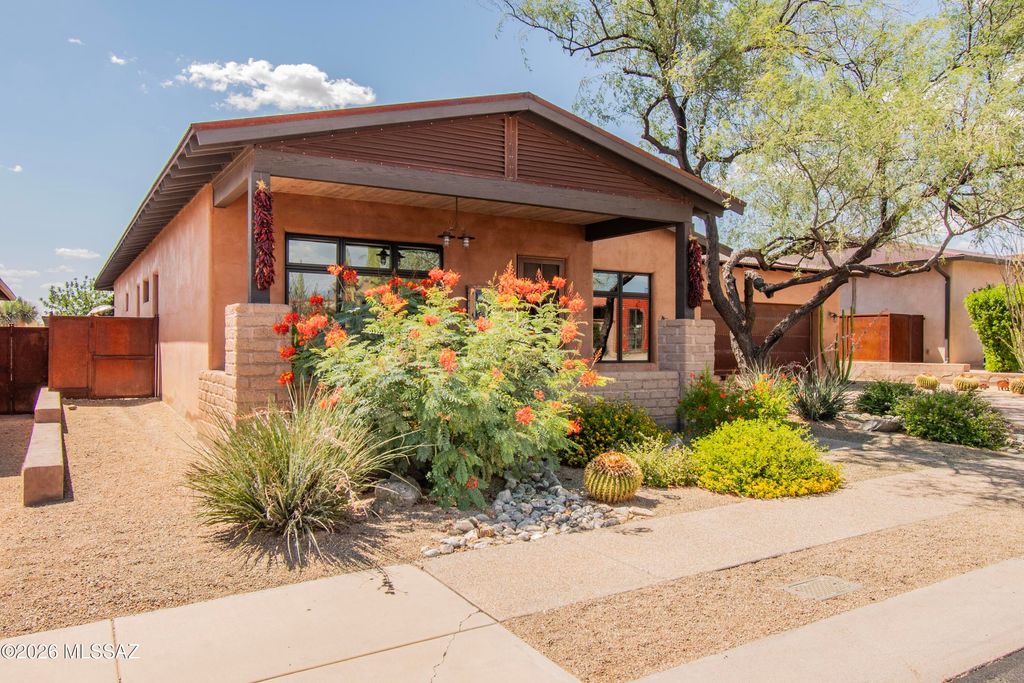 11651 N Adobe Village Place, Marana, AZ 85658