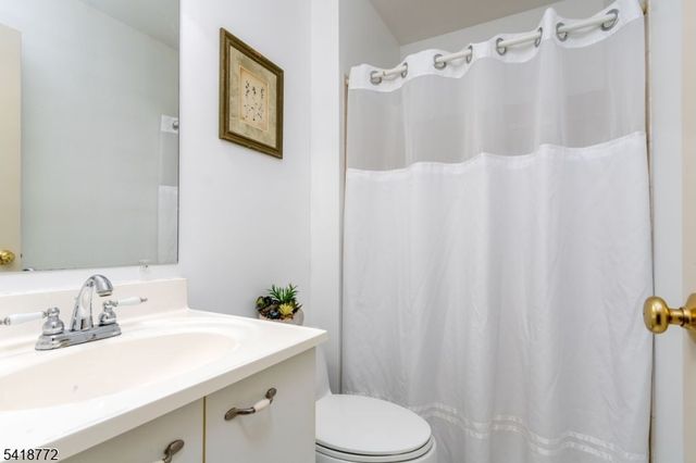 23 Bloomingdale Dr 1C, Hillsborough Twp., NJ 08844