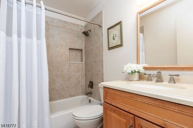 23 Bloomingdale Dr 1C, Hillsborough Twp., NJ 08844