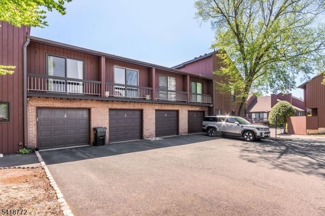 23 Bloomingdale Dr 1C, Hillsborough Twp., NJ 08844