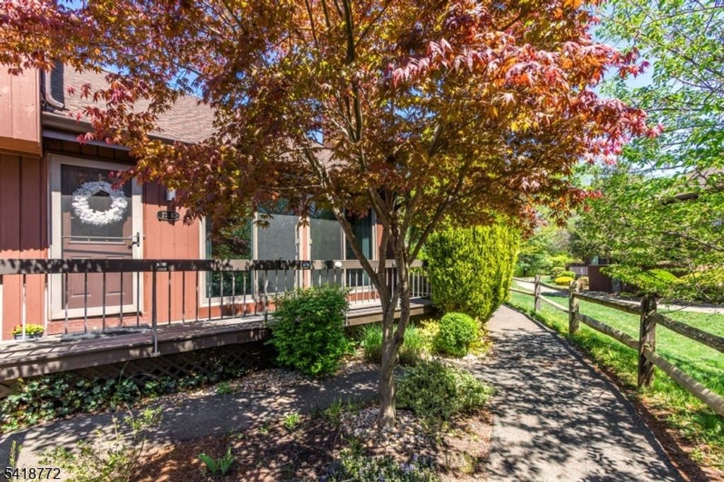 23 Bloomingdale Dr 1C, Hillsborough Twp., NJ 08844