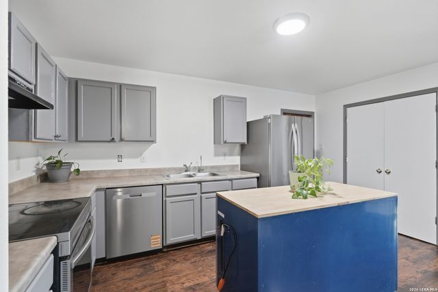 10702 Shaencrossing, San Antonio, TX 78254