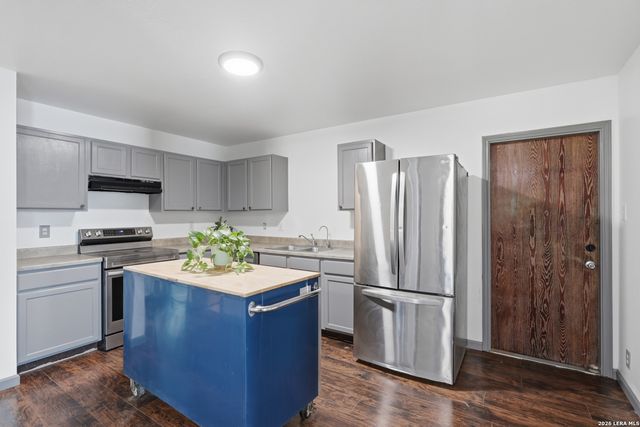 10702 Shaencrossing, San Antonio, TX 78254