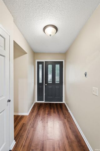 2127 Skyhawk Drive, Fort Wayne, IN 46815