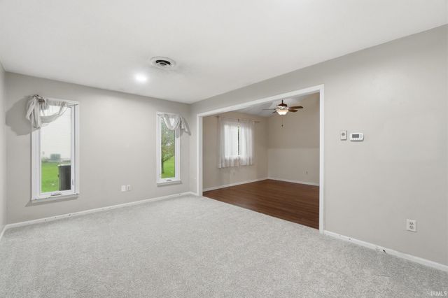 2127 Skyhawk Drive, Fort Wayne, IN 46815
