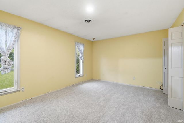 2127 Skyhawk Drive, Fort Wayne, IN 46815