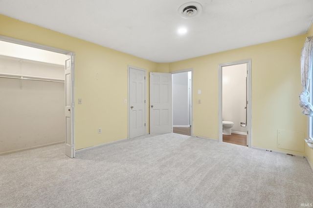 2127 Skyhawk Drive, Fort Wayne, IN 46815