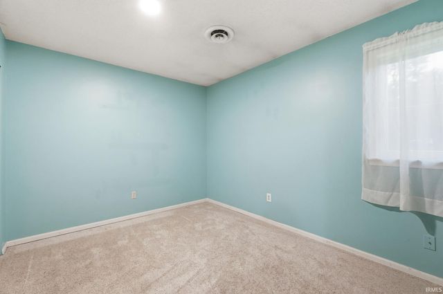 2127 Skyhawk Drive, Fort Wayne, IN 46815