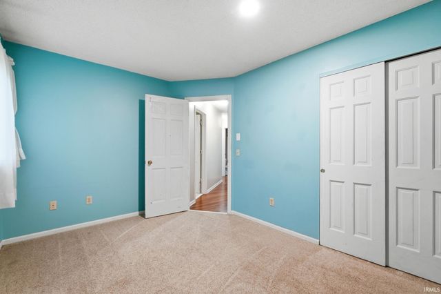 2127 Skyhawk Drive, Fort Wayne, IN 46815