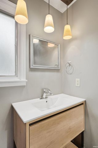 2127 Skyhawk Drive, Fort Wayne, IN 46815