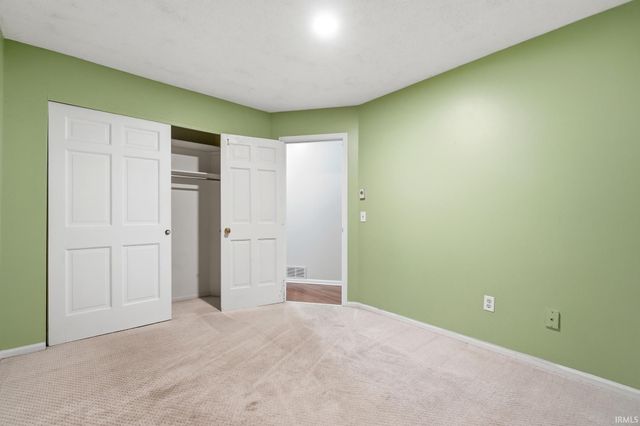 2127 Skyhawk Drive, Fort Wayne, IN 46815