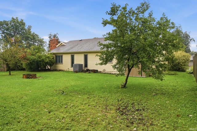 2127 Skyhawk Drive, Fort Wayne, IN 46815