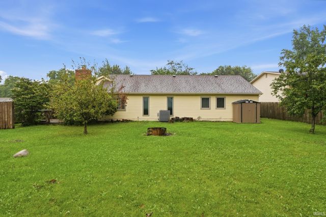 2127 Skyhawk Drive, Fort Wayne, IN 46815