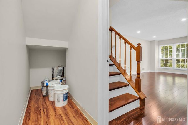 10 Brighton Way, North Brunswick, NJ 08902