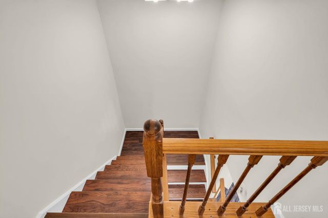 10 Brighton Way, North Brunswick, NJ 08902