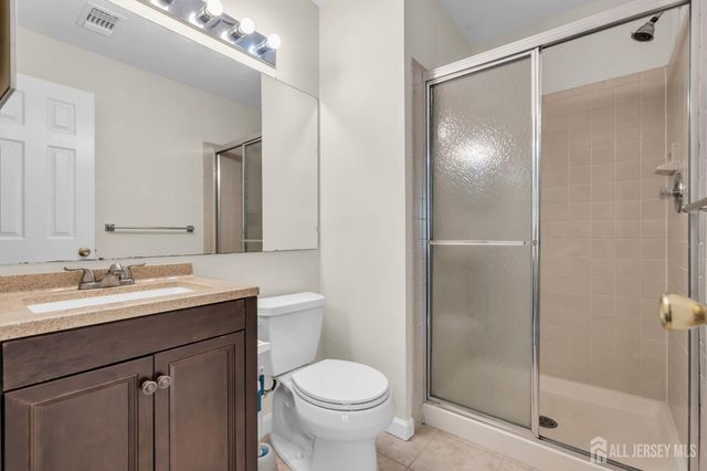 10 Brighton Way, North Brunswick, NJ 08902