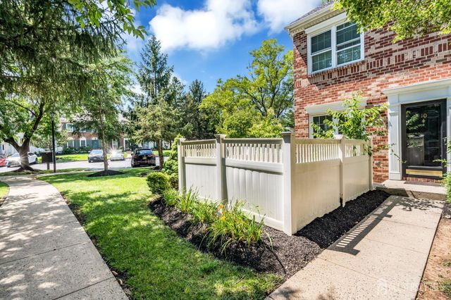 10 Brighton Way, North Brunswick, NJ 08902