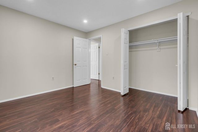 10 Brighton Way, North Brunswick, NJ 08902