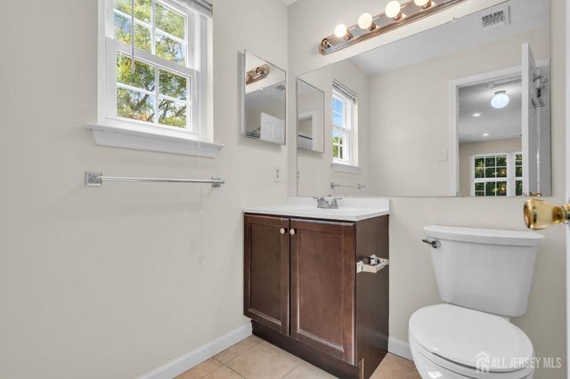 10 Brighton Way, North Brunswick, NJ 08902
