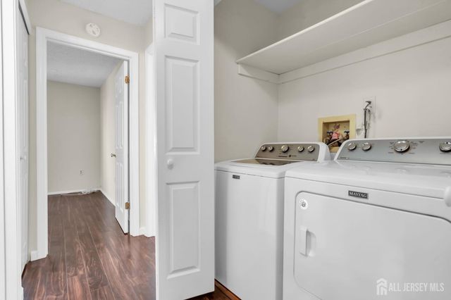 10 Brighton Way, North Brunswick, NJ 08902