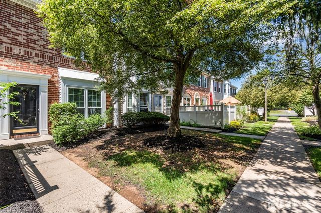 10 Brighton Way, North Brunswick, NJ 08902